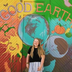 Meet your Posher, Amelia